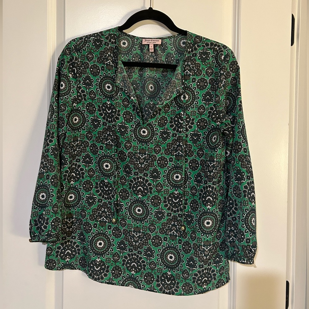 Juicy Couture like new green paisley print top